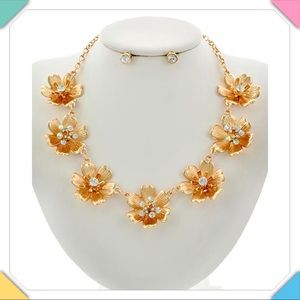 🛍Necklace Earrings Set🛍